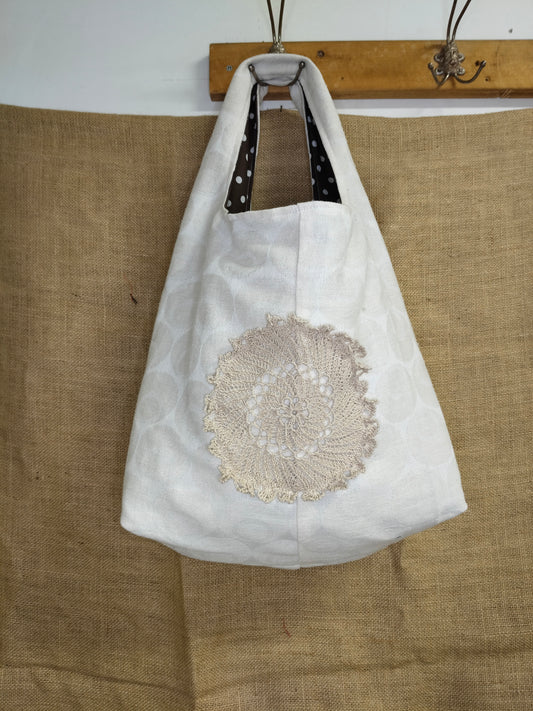 Ojanoutaja Design Pellavakassi